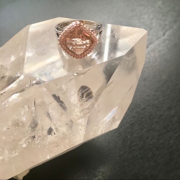 Stunning! Morganite Rose Gold Statement Ring - Picture 4 of 7